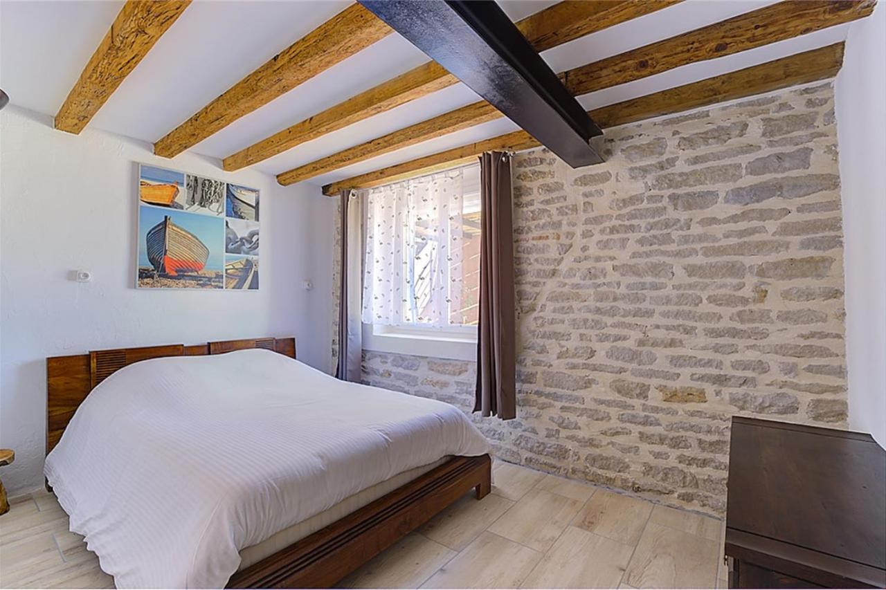 Domaine Des Jardins De La Saone Hotel Tournus Exterior photo